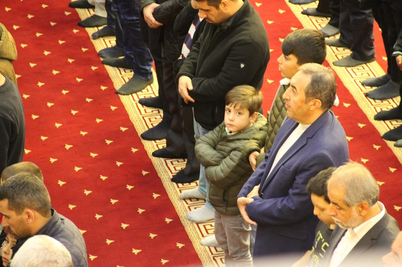 "Müslüman bir toplumda aileyi zayıflatacak hususlardan kaçınmalıyız"